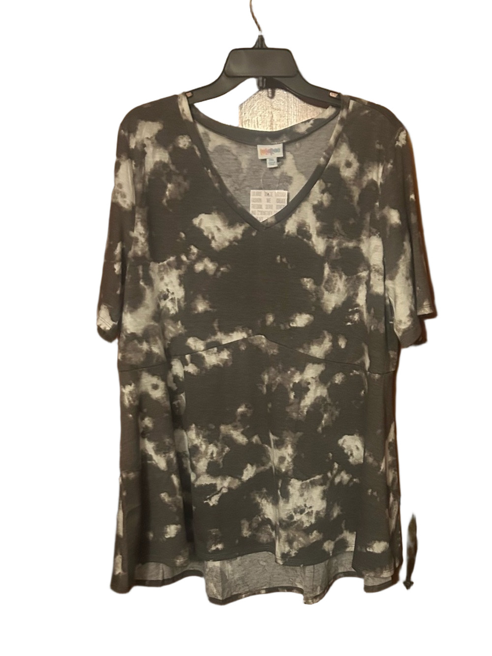 LuLaRoe Tie-Dye V-Neck Women’s Top in Charcoal and White 2X NWT